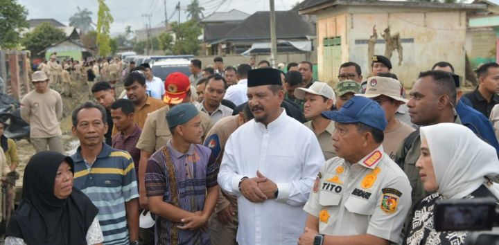 Hadir di Tengah Rakyat, Wagub Dek Fadh dampingi Mendagri Tito Karnavian Berbuka Puasa dan Tarawih di Huntara Aceh Tamiang